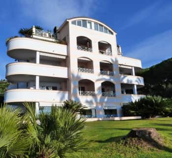 Appartement dans une villa avec vue panoramique sur la mer à San ...