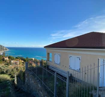 Nouvelle villa à Ospedaletti avec vue sur la mer