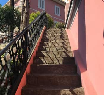 Maisons au bord de la mer en Ligurie